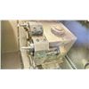 Image 7 : OKUMA ES-L8 PROGRAMABLE LATHEN OKUMA OPS U10L WITH SATSE CONVEYOR COMES WITH METAL SHOP CART FULL