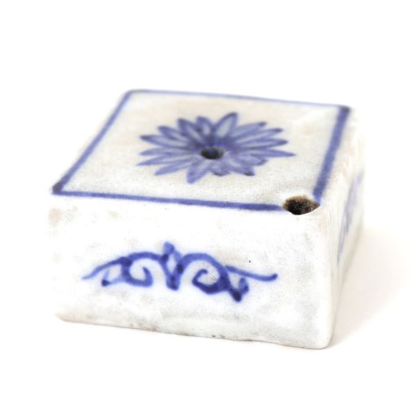 Lovely Korean Petite Blue & White Water Dropper