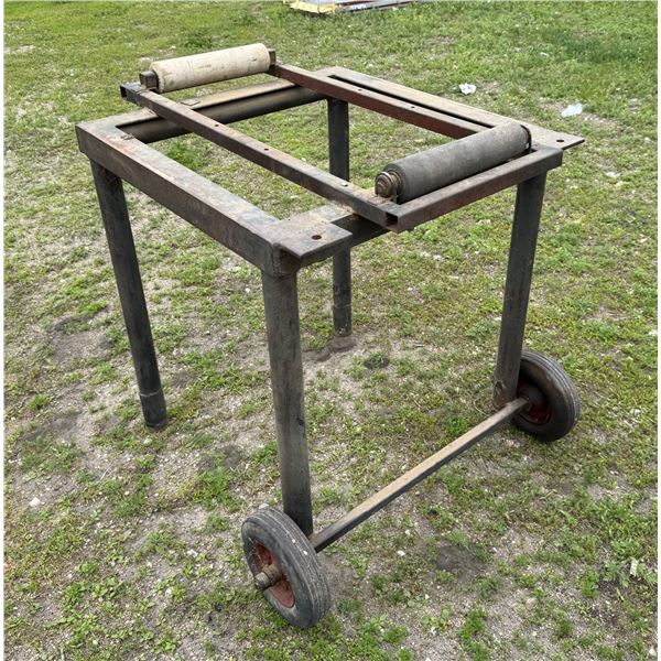 ROLLER STANDS ON A METAL ROLLING CART