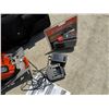 Image 10 : BLACK & DECKER FIRE STORM 18-V CORDLESS CIRCULAR SAW WITH NEW BATTERY - WORKS!