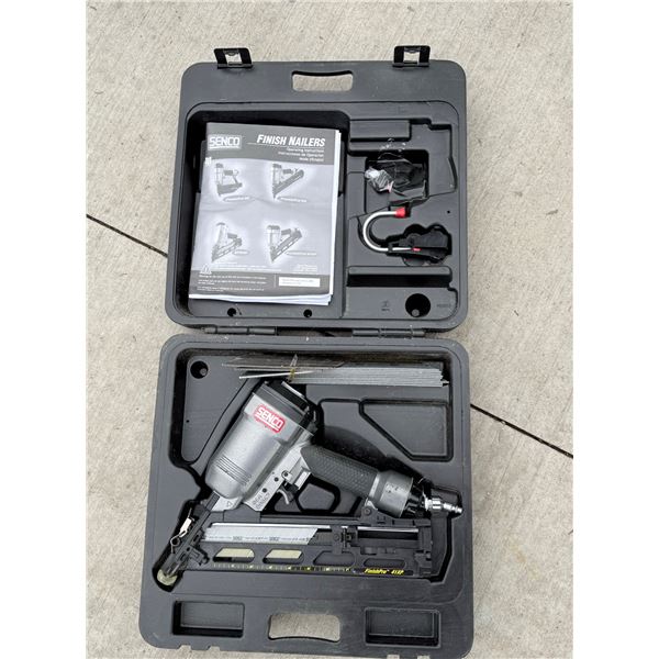 SENCO PNEUMATIC FINISH NAILER - WORKS!