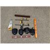 Image 1 : HUSKY KNEE PADS AND QUICK GRIPS AND MISCELLANEOUS ITEMS
