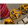 Image 8 : BUCKET AND MISCELLANEOUS FASTENERS