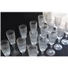 Image 3 : WATERFORD MARQUIS HANOVER GOLD CRYSTAL FLUTED CHAMPAGNE GLASSES (16 PCS)