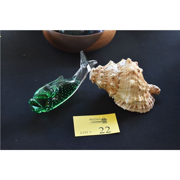 GLASS FISH SCULPTURE & SEA SHELL (2 PCS)