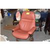 Image 2 : STRESSLESS RECLINING CHAIR W/OTTOMAN & 2 TRAYS