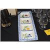 Image 3 : SERVING TRAYS W/FLORAL MOTIF (2 PCS)