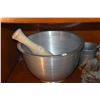 Image 3 : MIXED LOT: LARGE BOWL W/PESTLE, PEWTER, COMPOTE & STATUE (7 PCS)