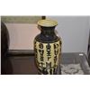 Image 2 : CALLIGRAPHY VASE & DRAGONFLY BOX (2 PCS)