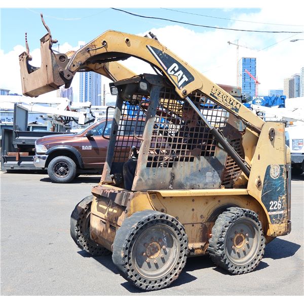 CAT Caterpillar 226 Skid Steer Loader, No Bucket (Starts & Runs - See Video)