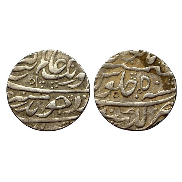 Aurangzeb, Rupee, Lakhnau Mint, Silver, Badr Munir type. Complete Mint name in the bottom line on re