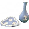 Image 1 : 2x  Vintage Wedgewood Collectibles: Vase & Pin Dish