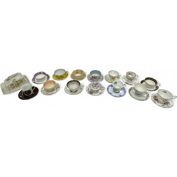 Assorted Chinaware: Cheese Plate & 12x Teacups & Saucers