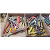 Image 2 : 3 TRAYS OF METAL SNIPS, SIDE CUTTERS, PLIERS AND MORE