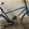 Image 2 : BLUE PEUGOT BIKE
