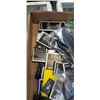 Image 2 : TRAY OF SAMSUNG PHONES AND BATTERIES