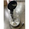 Image 2 : INSIGNIA 1.7L ELECTRIC GLASS KETTLE - TESTED WORKING