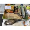 Image 2 : TWO TRAYS OF FIGURES, SHELLS AND VINTAGE ITEMS