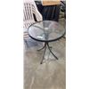 Image 2 : GLASS TOP PATIO TABLE WITH 4 CHAIRS