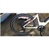 Image 2 : AVENTON PACE 350 V2 350W STEP THROUGH ELECTRIC CITY BIKE, MEDIUM FRAME - TESTED WORKING, RETAIL $189