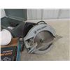 Image 2 : Black and Decker Circular Power Saw, 2 Leveling Kits, 
