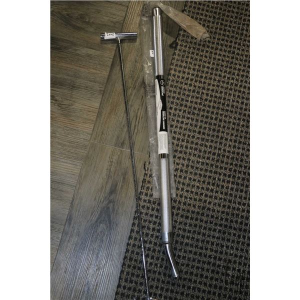 Pry bar and a fifth wheel tool