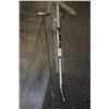 Image 1 : Pry bar and a fifth wheel tool