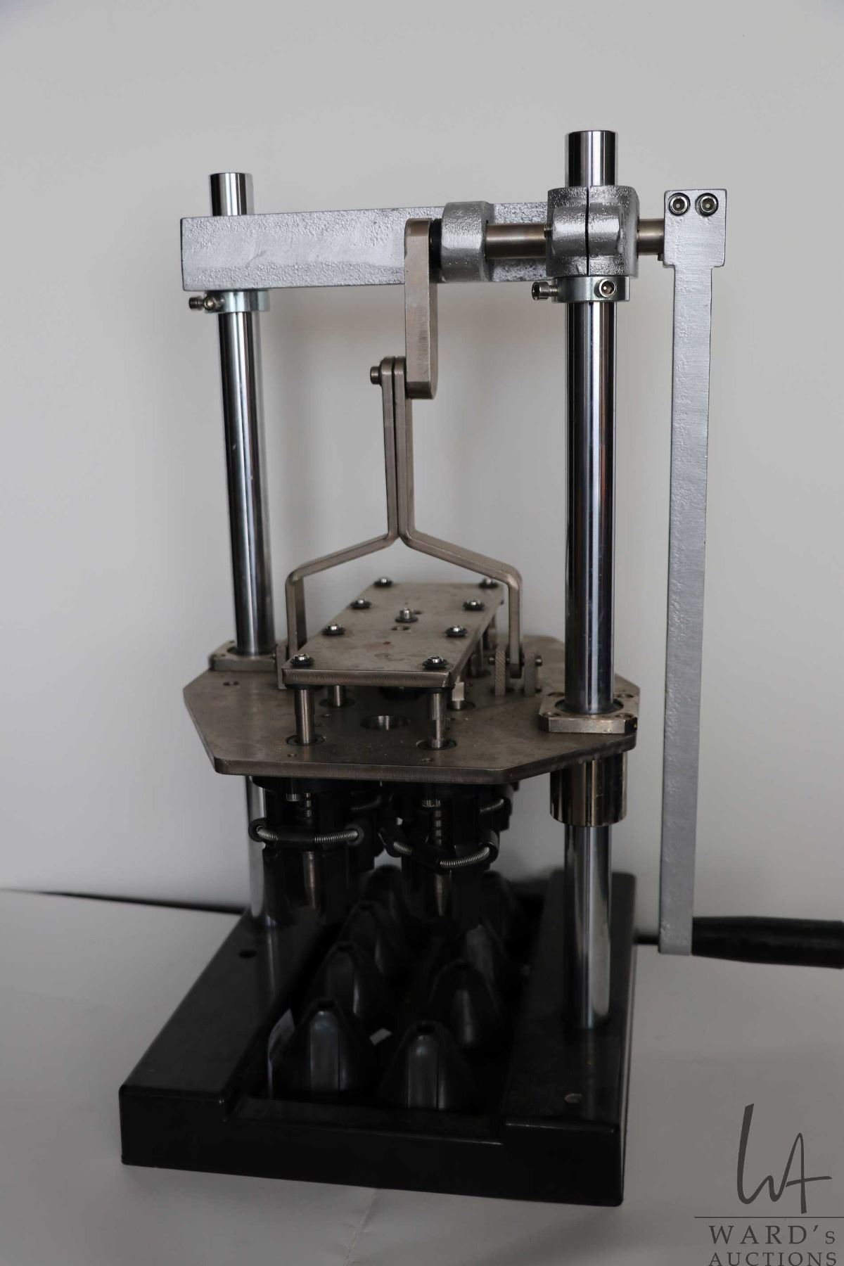 Eight pack ring machine