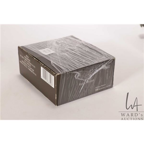 Box containing 50 booklets of rolling papers