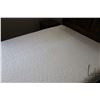 Image 2 : NAMAO LOCATION Queen size mattress and box spring made by Foshan Eon Technology for Dorel Home Furni