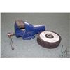 Image 1 : Record No. 100 bench vise and five metal cutting wheels