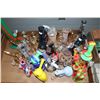 Image 2 : Large collection of bongs and pipes in plastic and glass