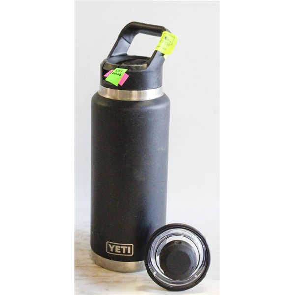 YETI 32 OZ BOTTE WITH CHUG CAP