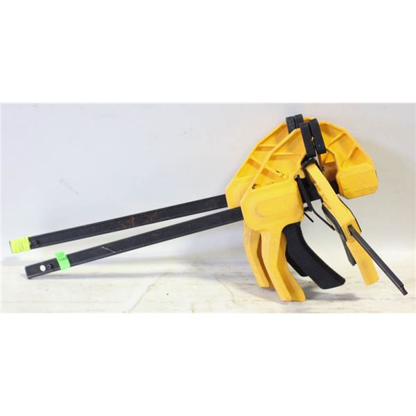 3 DEWALT QUICK GRIP CLAMPS 2 LARGE 1 REGULAR