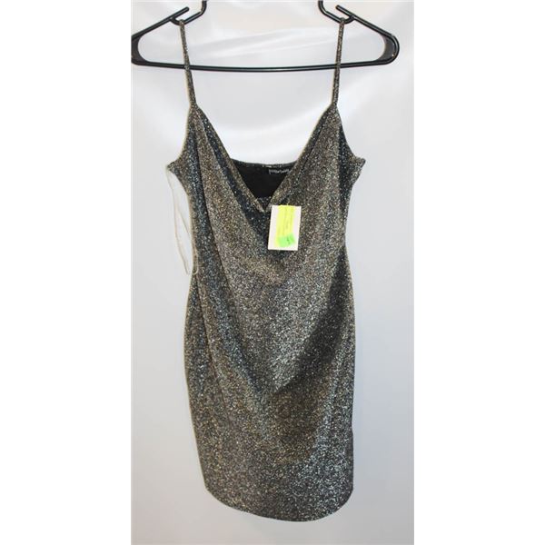 NEW WITH TAGS LADIES M/L TOP - ESTATE