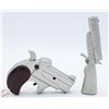Image 1 : 2 GUN SHAPED BUTANE LIGHTERS
