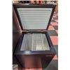 Image 2 : ARCTIC KING FREEZER 21 X 19  X 33.5"