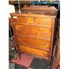 Image 1 : VINTAGE DRESSER WITH 4 DRAWERS H-34.5"