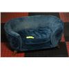 Image 1 : DELUXE VELVET PET BED
