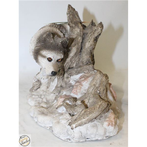 1993 LIVING STONE INC. WOLF "THE CHASE" STATUE