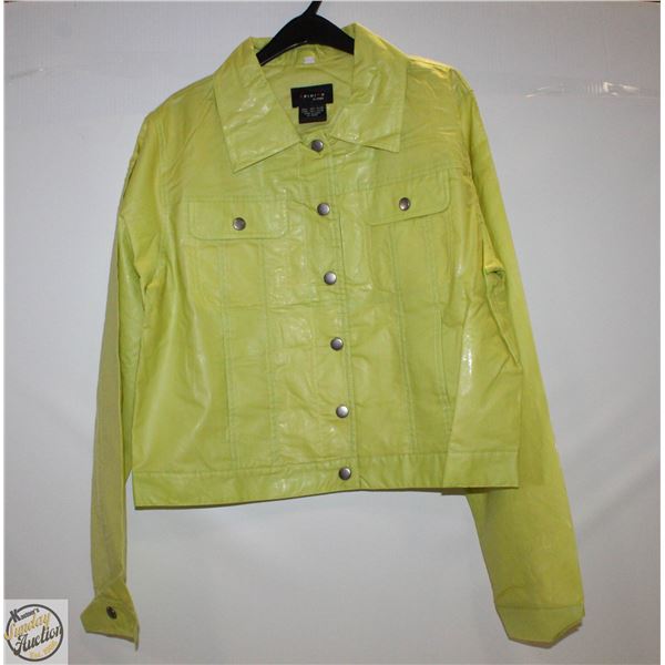 NEW GREEN RAIN COAT S/38