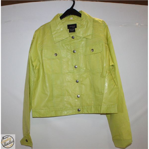 NEW GREEN RAIN COAT S/36