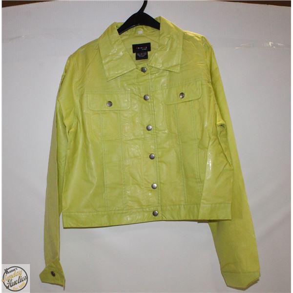 NEW GREEN RAIN COAT S/36