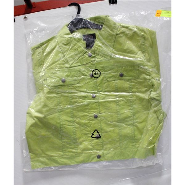 NEW GREEN RAIN COAT S/42
