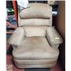 Image 2 : LAZYBOY FABRIC RECLINER NEEDS CLEANING