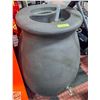 Image 1 : ESTATE RAIN BARREL