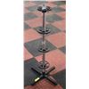 Image 1 : 4 WHEEL TIRE STAND