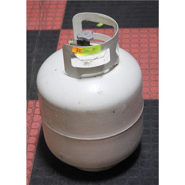 FULL 20 POUND PROPANE TANK