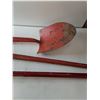 Image 4 : **(2) Shovels and Ice Chipper-Cannot Ship