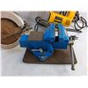 Image 3 : Skilsaw 7/14" Circular Saw, DeWalt JigSaw and 4" Bench Vise - As Is